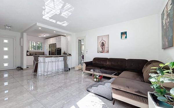 Maison à vendre    3 pièces • 71 m2 Fréjus