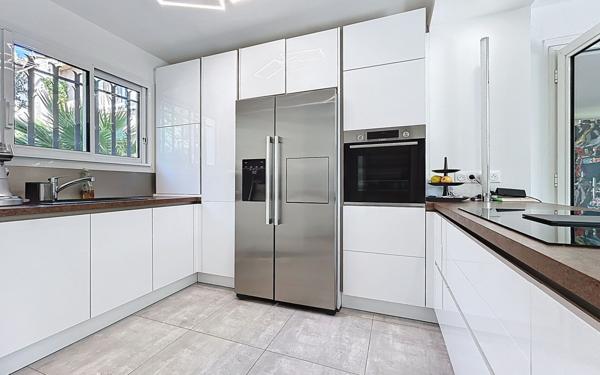 Maison à vendre    3 pièces • 71 m2 Fréjus