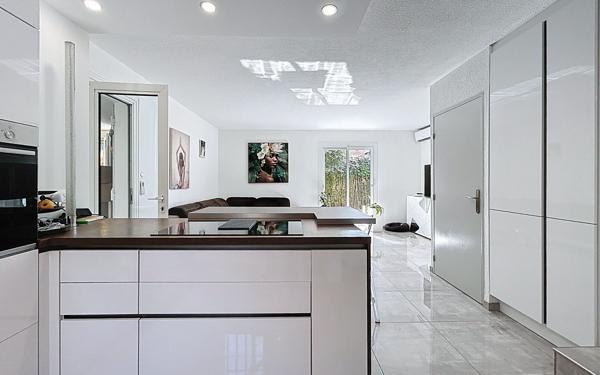 Maison à vendre    3 pièces • 71 m2 Fréjus