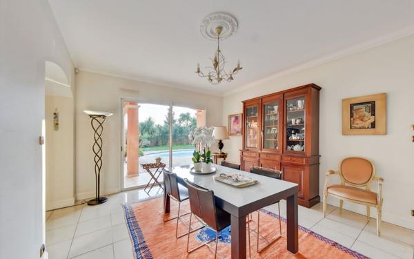 Maison à vendre    6 pièces •  Lagord