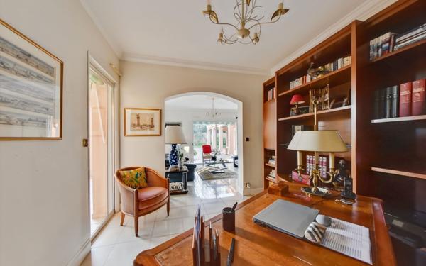 Maison à vendre    6 pièces •  Lagord