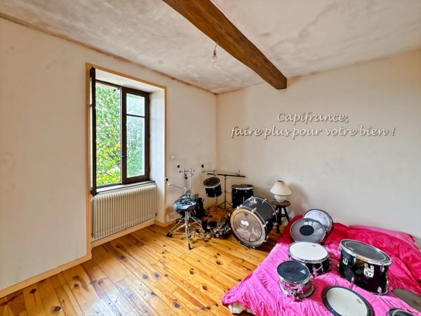 Maison à vendre 5 pièces SAINT MAURICE LES CHATEAUNEUF (71) - 3 chambres - terrain 24000m² - dont 19000m² loué