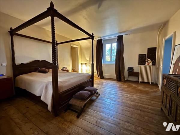 Demeure de caractère en pierres et colombages