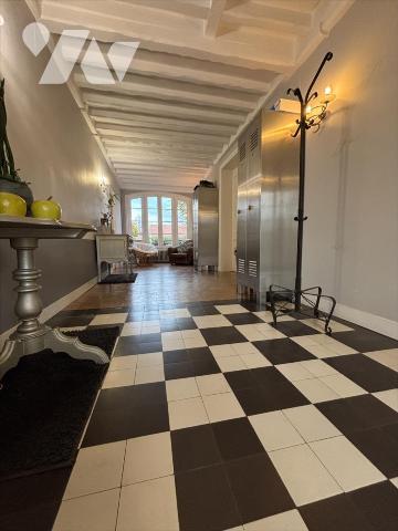 Demeure de caractère en pierres et colombages