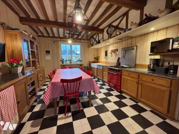 Demeure de caractère en pierres et colombages