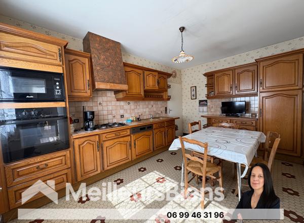 Maison plain-pied 4 chambres, 2 garages et jardin proche commodités