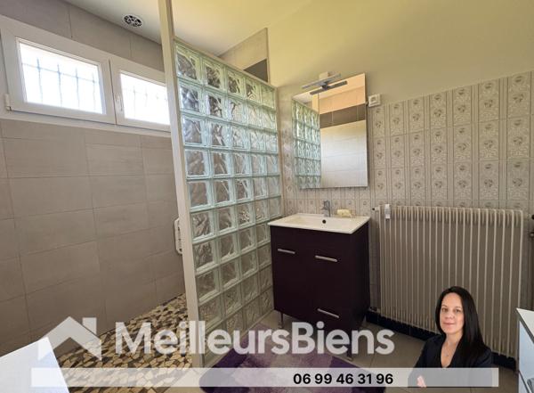 Maison plain-pied 4 chambres, 2 garages et jardin proche commodités