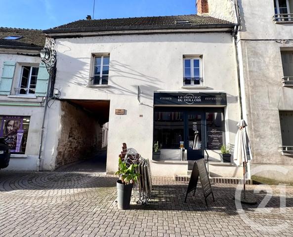 Immeuble à vendre  137 m 2   CREPY EN VALOIS  - 60