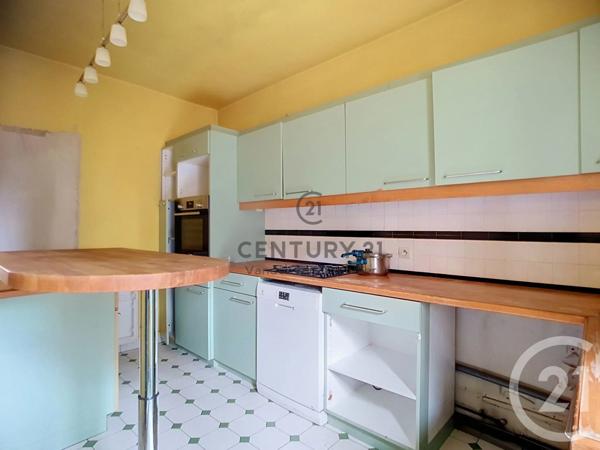 Immeuble à vendre  137 m 2   CREPY EN VALOIS  - 60