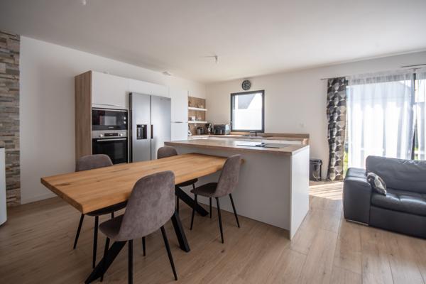 Située à 5/6 mn d'YFFINIAC, contemporaine de 2023