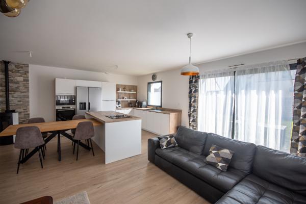 Située à 5/6 mn d'YFFINIAC, contemporaine de 2023