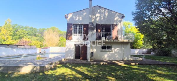 Maison familiale de 160 m2 env sur parcelle de 960 m2- Bouc Bel Air