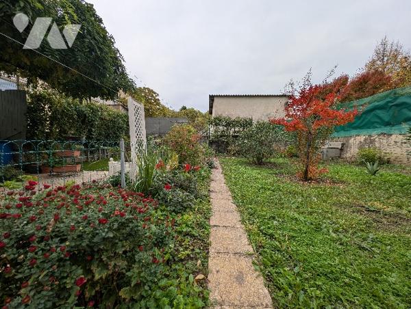 SAINT MARCEL LES VALENCE - Maison de ville T3, 81 m² avec jardin