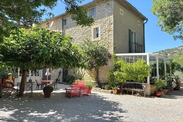 Vente Propriété de luxe Goudargues 11 Pièces 361 m²