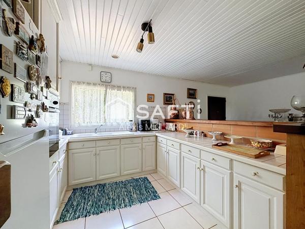 CASTELNAU-DE-MÉDOC – À DEUX PAS DES ÉCOLES ET DES COMMERCES – MAISON 3 CHAMBRES – TERRAIN 1 297 M²