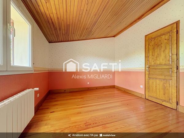 CASTELNAU-DE-MÉDOC – À DEUX PAS DES ÉCOLES ET DES COMMERCES – MAISON 3 CHAMBRES – TERRAIN 1 297 M²