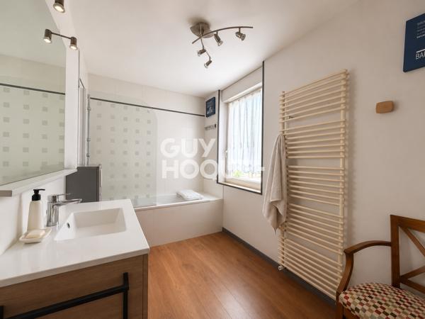 SAINTE ANNE- MAISON D'ENVIRON 110M² AVEC UN EXTERIEUR