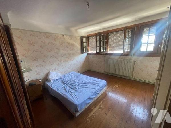 Située à Frévent, dans le département du Pas-de-Calais, cette maison est proposée à la vente au...