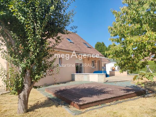Maison à MONCE-EN-BELIN, 72230 - 8 pièces 169m²