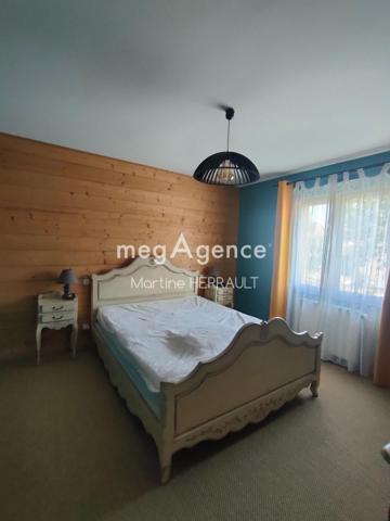 Maison à MONCE-EN-BELIN, 72230 - 8 pièces 169m²