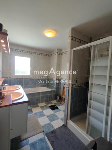 Maison à MONCE-EN-BELIN, 72230 - 8 pièces 169m²