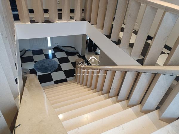 Bien situé, dans un quartier recherché