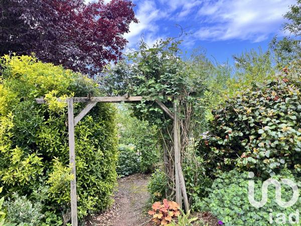 Maison de village 6 pièces de 154 m² à Cressy-sur-Somme (71760)