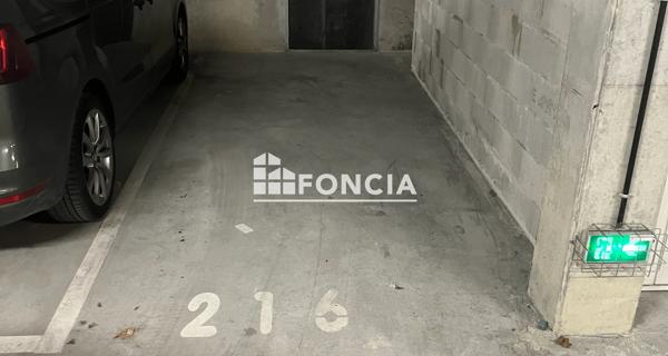 À vendre Parking 12 m² - Saint-genis-pouilly 01630