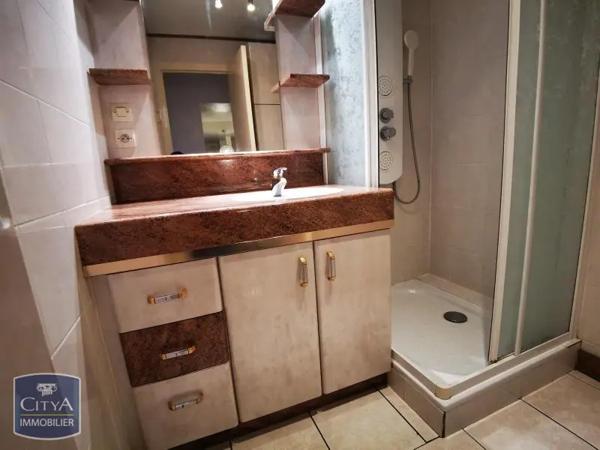 Appartement à louer 3 pièces 89.3m² Firminy (42700)