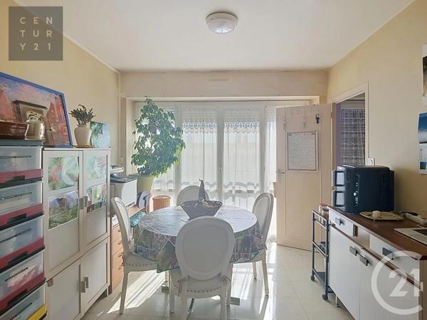 Appartement F4 à vendre  4 pièces - 75,90 m 2   TROYES  - 10