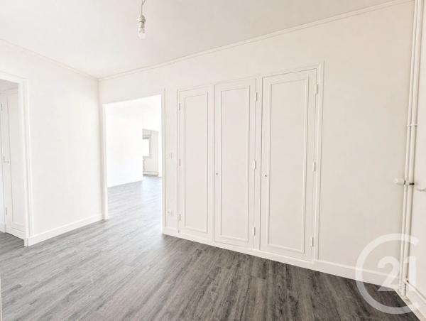Appartement F5 à vendre  5 pièces - 101 m 2   CHALONS EN CHAMPAGNE  - 51
