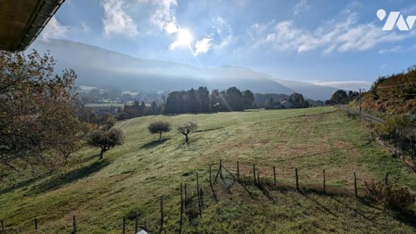 Maison ancienne à rénover de 95 m² + cave + grange agricole de 256 m² environ 