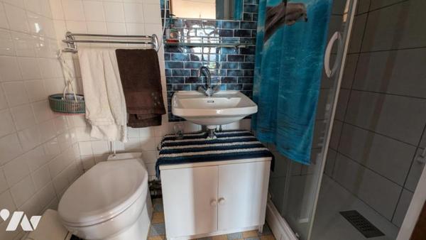 Maison ancienne à rénover de 95 m² + cave + grange agricole de 256 m² environ 