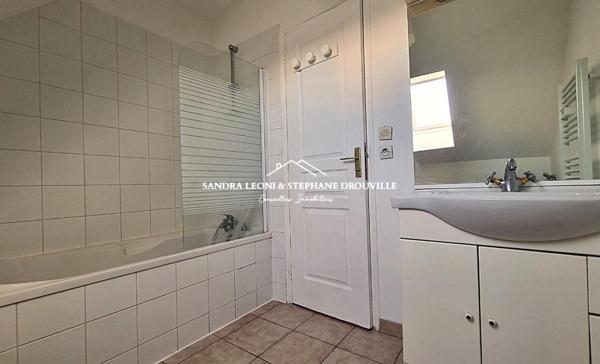 Proche JOUY et SAINT-PREST, Maison de 107 m², 6 pièces, 4 chambres. Ref annonce : 381057