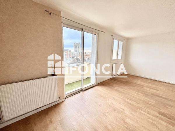 Location Appartement 4 pièces 62.7 m² - RUE SULLY Bourg Les Valence 26500