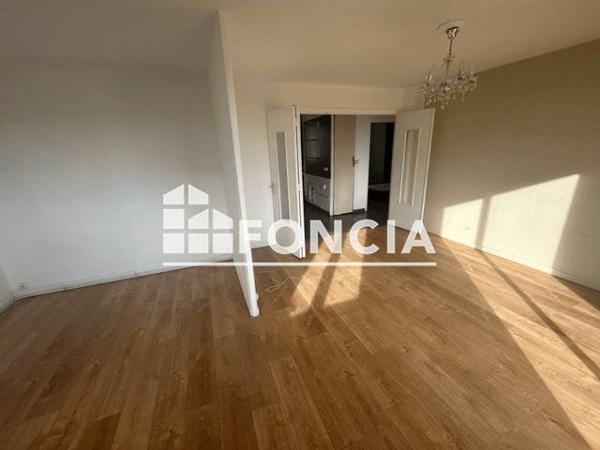 Location Appartement 4 pièces 62.7 m² - RUE SULLY Bourg Les Valence 26500