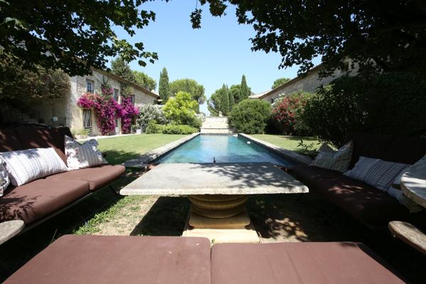 Aigues-Mortes (30220) Mas 2700 m2, parc 2HA, bassin 17/4, 15 chambres