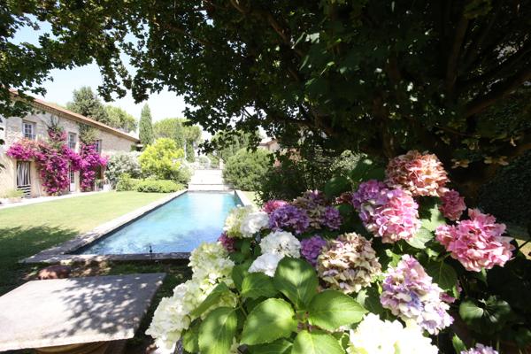 Aigues-Mortes (30220) Mas 2700 m2, parc 2HA, bassin 17/4, 15 chambres