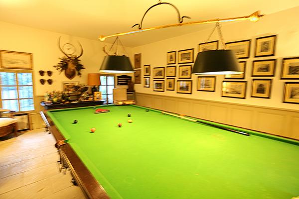 Aigues-Mortes (30220) Mas 2700 m2, parc 2HA, bassin 17/4, 15 chambres