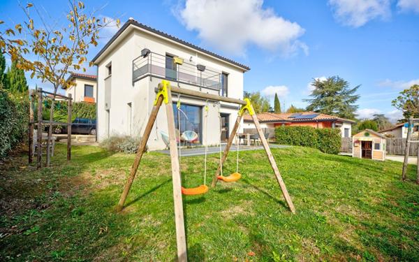 Maison à vendre    4 pièces •  Saint-Geniès-Bellevue