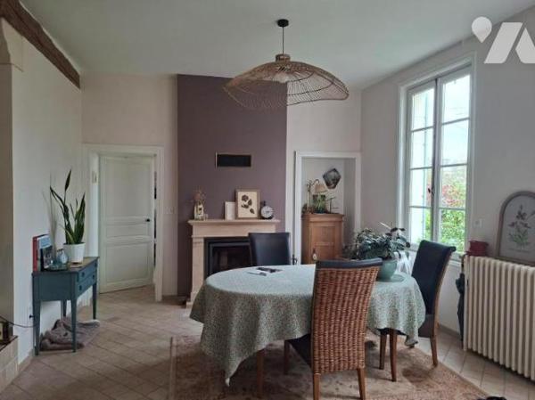 MAISON DE CARACTERE année de construction 1850  en parfait état