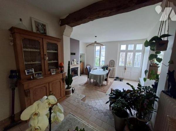 MAISON DE CARACTERE année de construction 1850  en parfait état