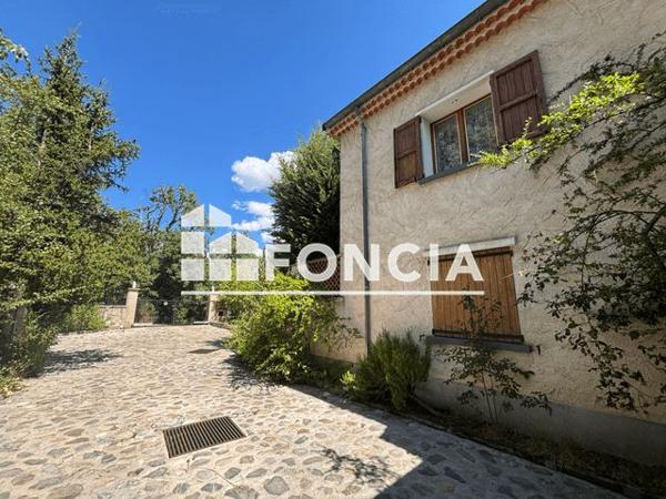 À vendre Maison 12 pièces 303.49 m² - Aiglun 04510