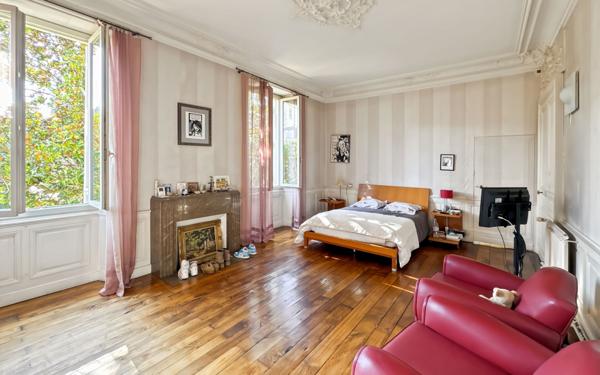 Appartement à vendre    4 pièces • 154,08 m2 Périgueux