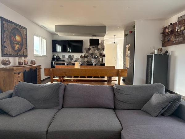 Magnifique Villa récente au coeur du MINERVOIS .