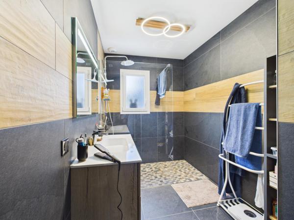 Magnifique Villa récente au coeur du MINERVOIS .