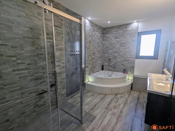 Maison récente qui réunit tous les atouts pour une vie familiale harmonieuse.