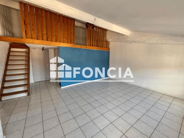 Location Studio 40.26 m² - 83 GDE RUE DE LA CROIX ROUSSE Lyon 69004