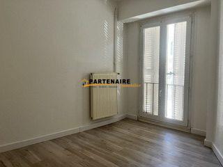 appartement T3 au 1er étage centre ville de TOURNON