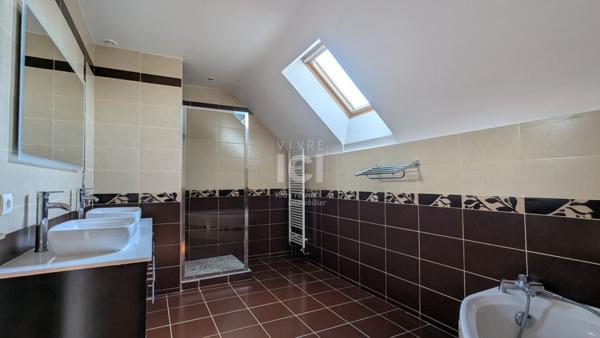 A Louer - Maison 155m² Carquefou Le Souchais - 5 Chambres - Garage - Jardin -